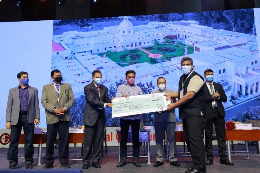 आईआईटी रूड़की को नागरिक प्रधान सेवाओं पर उत्कृष्ट अनुसंधान में ई-गवर्नेंस के लिए राष्ट्रीय स्वर्ण पुरस्कार