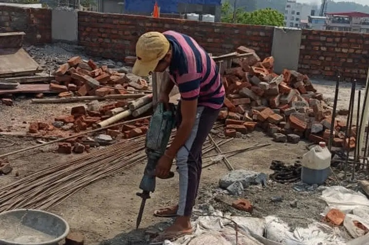 एमडीडीए ने डोईवाला क्षेत्र में अवैध निर्माण तोड़ा