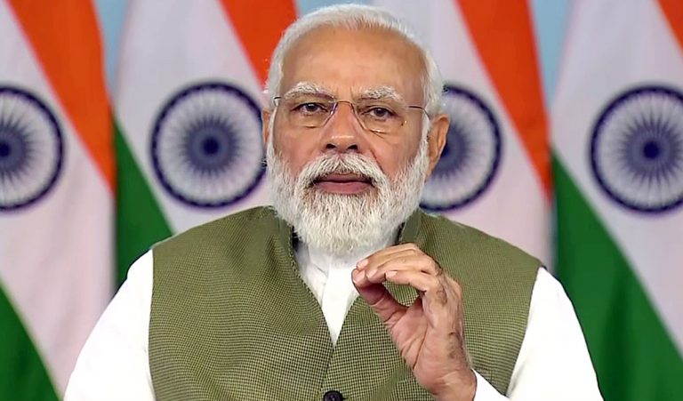 100 से अधिक पूर्व नौकरशाहों ने पीएम मोदी को लिखा पत्र, श्नफरत की राजनीतिश् खत्म करने की अपील की