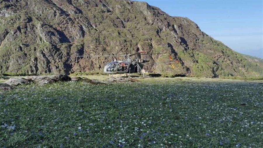 पांडवसेरा में फंसे ट्रैकरों को सुरक्षित निकाला, हेलीकाप्टर से पहुंचे गौचर