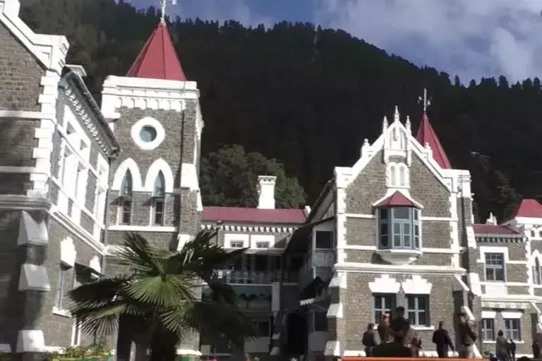 हाईकोर्ट ने कुछ विषयों को छोड़ एलटी शिक्षक भर्ती पर लगी रोक हटाई