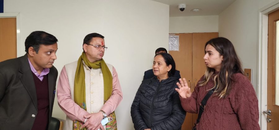 क्रिकेटर ऋषभ पंत का हाल जानने अस्पताल पहुंचे सीएम धामी