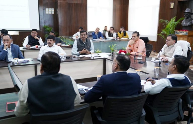 राजस्व बढ़ाने के लिए अन्य राज्यों की बेस्ट प्रैक्टिस का गहनता से अध्ययन करें विभाग: मुख्यमंत्री धामी