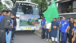 मुख्यमंत्री धामी ने केदारनाथ धाम के सेवादार सदस्यों के दल के वाहनों का किया फ्लैग ऑफ