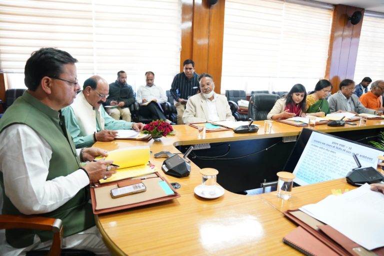 गढ़वाली, कुमांउनी व जौनसारी एवं हिन्दी भाषा में 4 नवोदित उदयीमान लेखकों को प्रतिवर्ष सम्मानित किया जाएगाः मुख्यमंत्री धामी