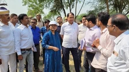 जिलाधिकारी ने जल जीवन मिशन के तहत किये जा रहे कार्योंं का किया स्थलीय निरीक्षण