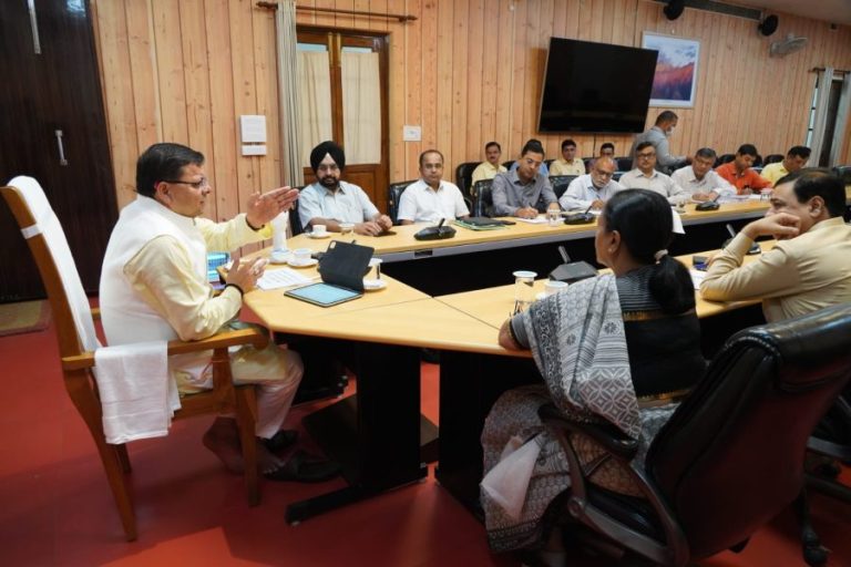 मानसखण्ड मंदिर माला मिशन के तहत सुनियोजित तरीके से समयबद्धता के साथ पूरा किया जाए कार्य: सीएम धामी