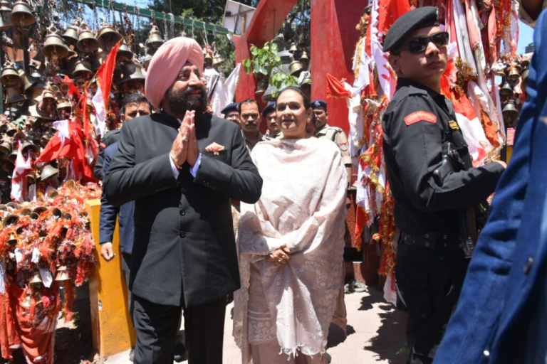 राज्यपाल ने गोलू देवता मंदिर, जागेश्वर धाम व कसार देवी मंदिर में की पूजा-अर्चना