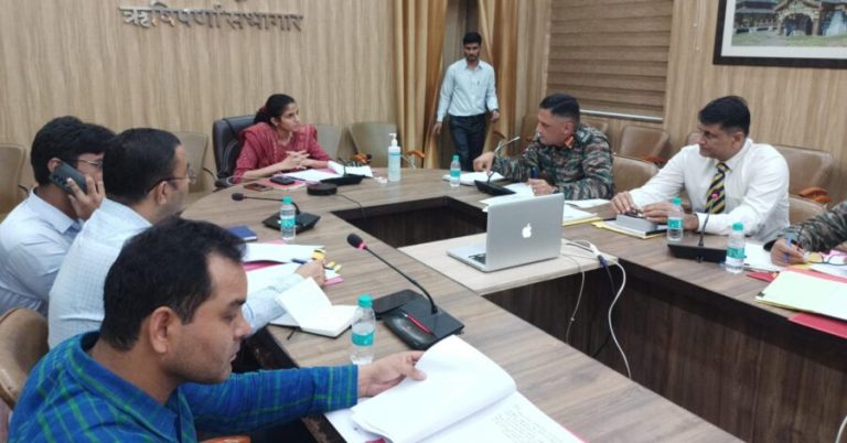 सेना की भूमि के सीमांकन एवं कैन्टोमैंट क्षेत्रान्तर्गत विकास योजनाओं के क्रियान्वयन को लेकर जिलाधिकारी सोनिका ने की बैठक