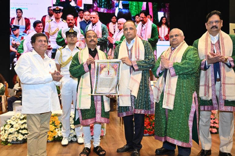 भारत को विकसित देश बनाना है तो आदिवासियों का विकास जरूरी: राज्यपाल रघुवर दास