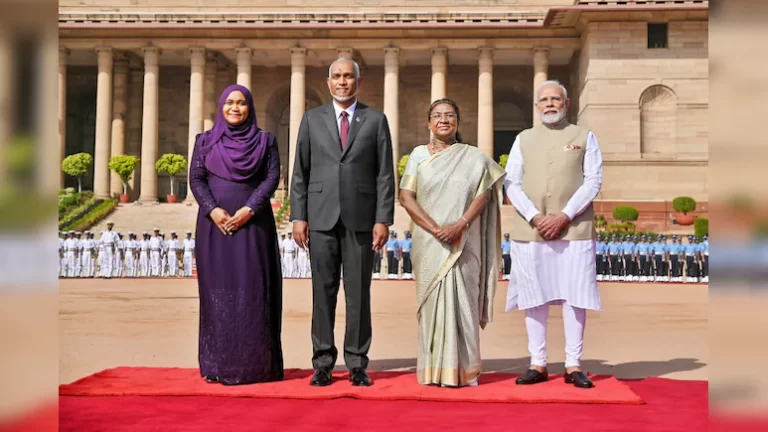 भारत की यात्रा पर पहुंचे मालदीव के राष्ट्रपति मोहम्मद मुइज्जू, भारतीयों से की ये खास अपील