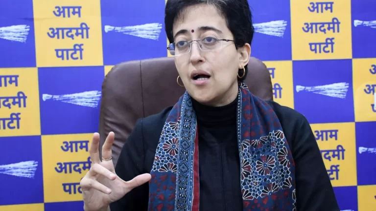 विपक्ष नेता आतिशी ने महिला समृद्धि योजना को लेकर एक बार फिर रेखा सरकार पर साधा निशाना 