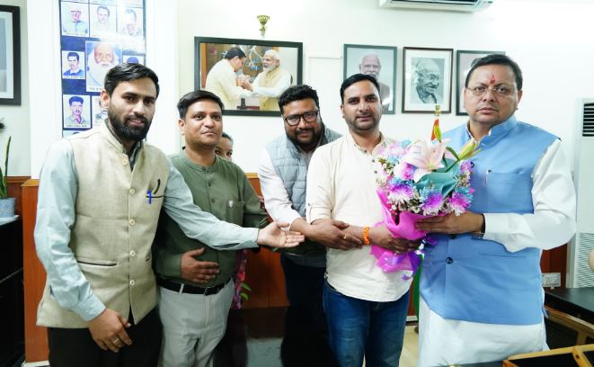 मुख्यमंत्री धामी से उपनल कर्मचारी संगठन के पदाधिकारियों ने की भेंट