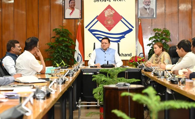 मुख्यमंत्री धामी से उपनल कर्मचारी संगठन के पदाधिकारियों ने की भेंट