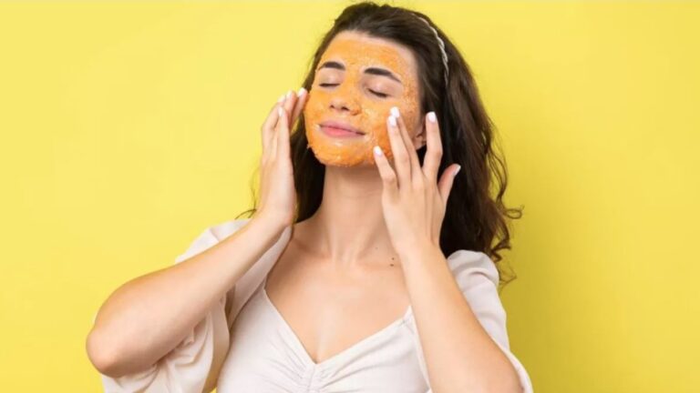 क्या आप भी करते हैं अपने चेहरे पर इन चीजों का इस्तेमाल, तो जान लीजिये इससे होने वाले नुकसान