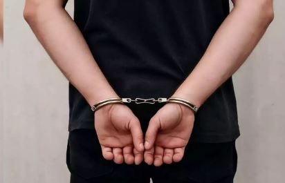 केनेथ कौंडा अंतरराष्ट्रीय एयरपोर्ट पर भारतीय तस्कर गिरफ्तार, सोने की मिली 7 ईंटें केनेथ कौंडा अंतरराष्ट्रीय एयरपोर्ट पर भारतीय तस्कर गिरफ्तार, सोने की मिली 7 ईंटें