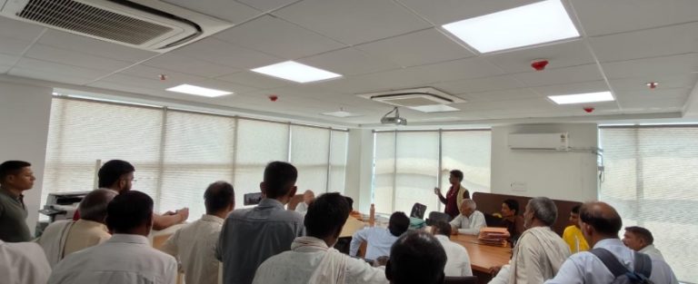 ‘धुआं-गंध से जीना मुश्किल’, MPCC कंपनी पर ग्रामीणों के गंभीर आरोप, बोले- जानलेवा है प्लांट, नहीं रुका तो करेंगे बड़ा आंदोलन