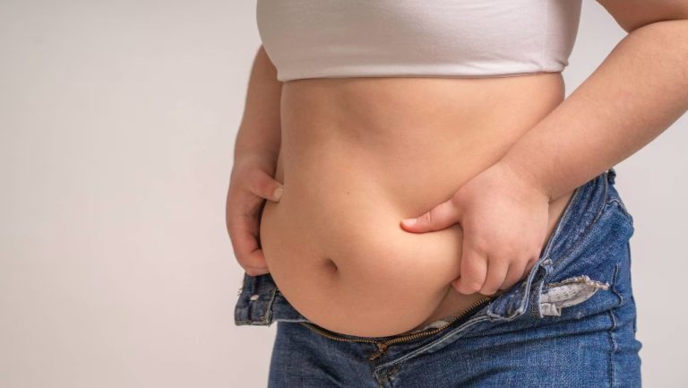 क्या नींद की कमी से बढ़ सकता है वजन, आइये जानते हैं क्या कहते हैं स्वास्थ्य विशेषज्ञ