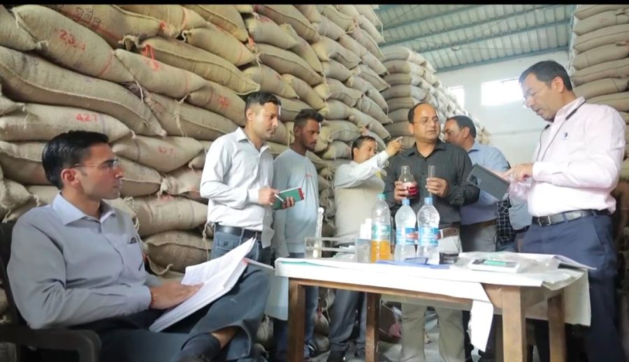 जौनसार-बावर में राशन संकट पर डीएम सख्त, विक्रेताओं को चेताया