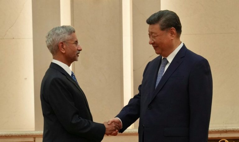 भारत-चीन रिश्तों में नई शुरुआत: विदेश मंत्री डॉ. एस.जयशंकर ने चीनी राष्ट्रपति शी जिनपिंग से की मुलाकात