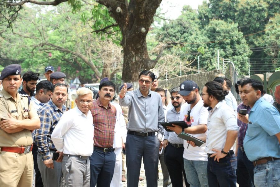 जिलाधिकारी सविन बंसल की पहल से शहर में विकास कार्यों को मिली रफ्तार जिलाधिकारी सविन बंसल की पहल से शहर में विकास कार्यों को मिली रफ्तार