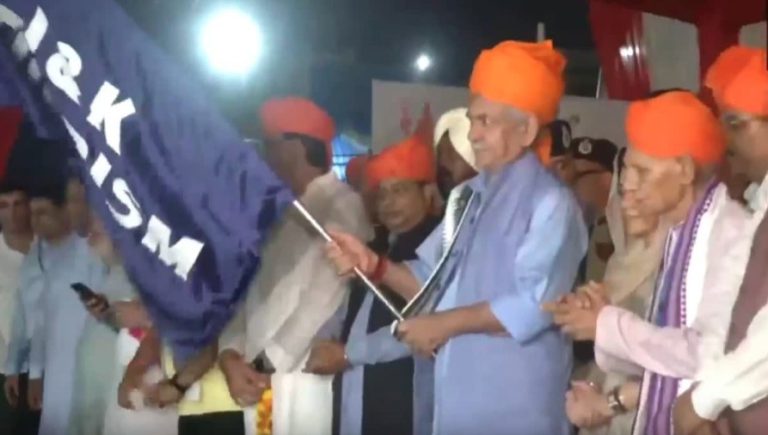 अमरनाथ यात्रा 2025 का शुभारंभ- पहले जत्थे को एलजी सिन्हा ने दिखाई हरी झंडी