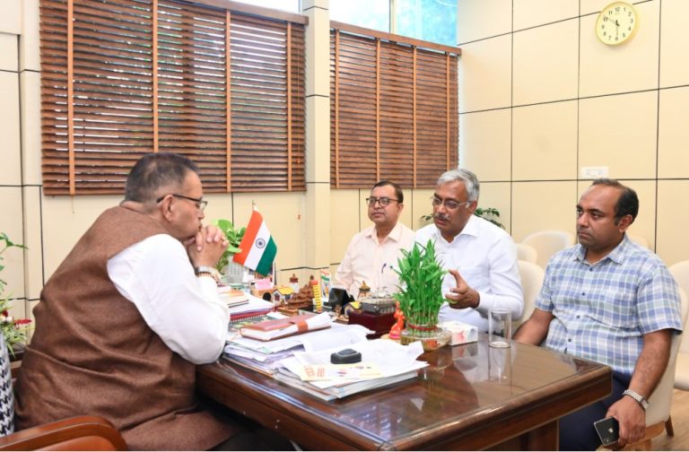 कृषि आधारित उद्योगों पर मण्डी शुल्क में छूट को लेकर कृषि मंत्री गणेश जोशी से मिला चैंबर ऑफ कॉमर्स का प्रतिनिधिमंडल