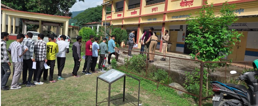 रुद्रप्रयाग में उत्तराखंड पुलिस आरक्षी भर्ती परीक्षा शांतिपूर्ण ढंग से सम्पन्न, सुरक्षा के कड़े इंतजाम