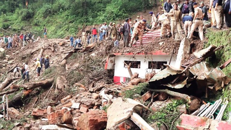 उत्तराखंड में प्राकृतिक आपदा से भारी तबाही, राज्य सरकार ने केंद्र से माँगा 5700 करोड़ का आर्थिक पैकेज