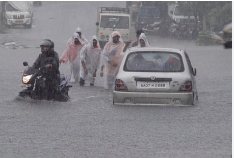 ऋषिकेश में मूसलाधार बारिश, ढालवाला जलमग्न