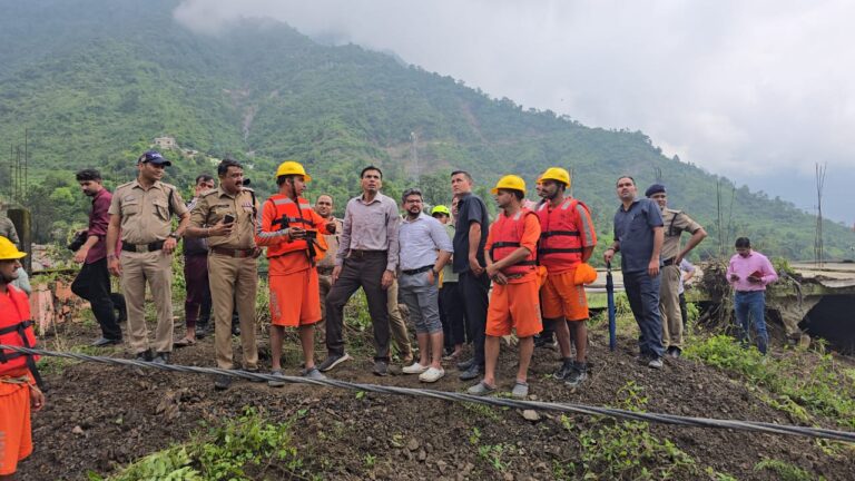 Sahastradhara Cloudburst: आपदा प्रभावितों के लिए जिला प्रशासन ने शुरू किया रेस्क्यू अभियान