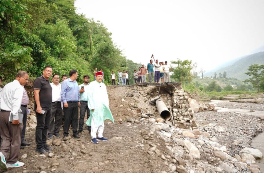 महाराज ने भारी वर्षा, भूस्खलन से प्रभावित क्षेत्रों का किया स्थलीय निरीक्षण
