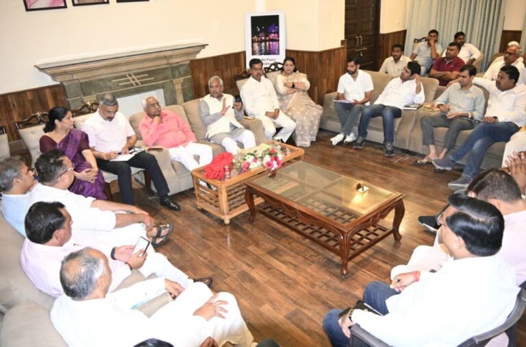 “सांसद खेल महोत्सव-2025”- सांसद त्रिवेन्द्र सिंह रावत की अध्यक्षता में आयोजित हुई महत्वपूर्ण बैठक