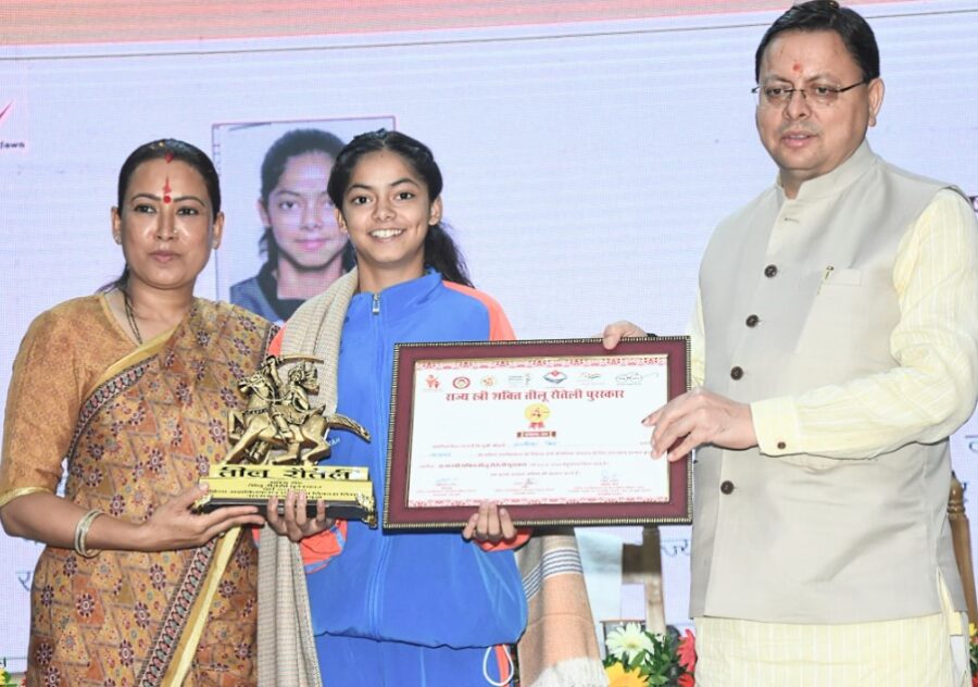 समाज के लिए प्रेरणाश्रोत बन रही महिलाएं- रेखा आर्या