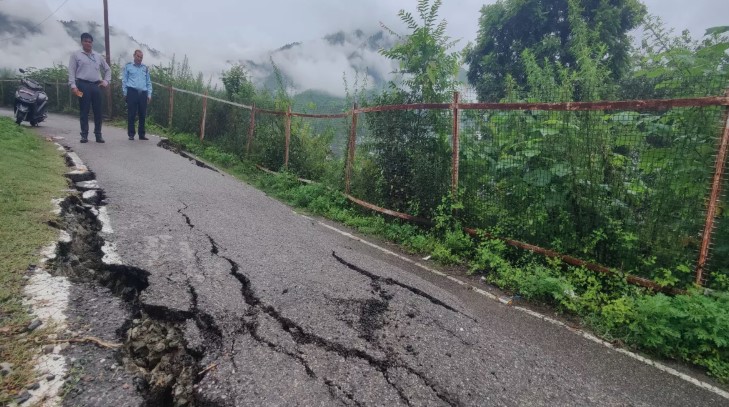 पहाड़ों में भू-धंसाव से बढ़ी चिंता, वैज्ञानिक पैमानों पर विकास की दरकार
