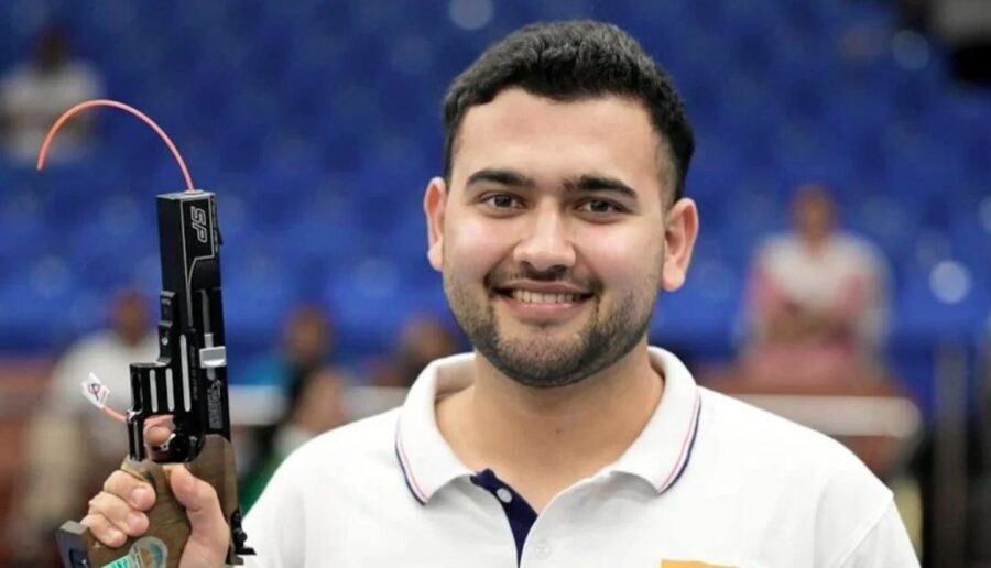 अनीश भानवाला ने आईएसएसएफ विश्व निशानेबाजी चैंपियनशिप में जीता रजत पदक