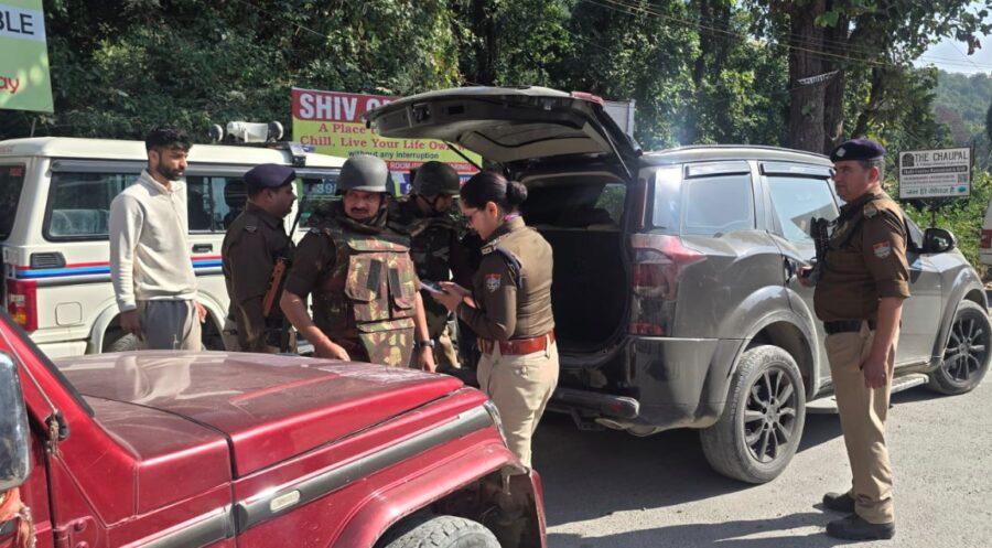 पूरे जनपद में चला दून पुलिस का सघन चेकिंग अभियान, 1400 से अधिक वाहनों की हुई जांच
