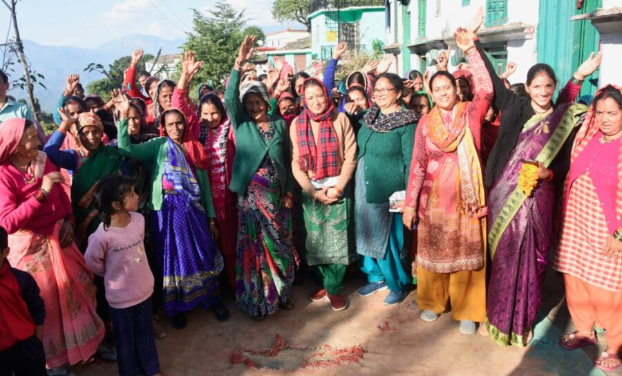 रेखा आर्या ने विकास योजनाओं के लिए 23 लाख से ज्यादा की घोषणा की