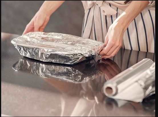 किचन में छुपा खतरा: एल्युमिनियम फॉयल से सेहत को हो सकता है बड़ा नुकसान
